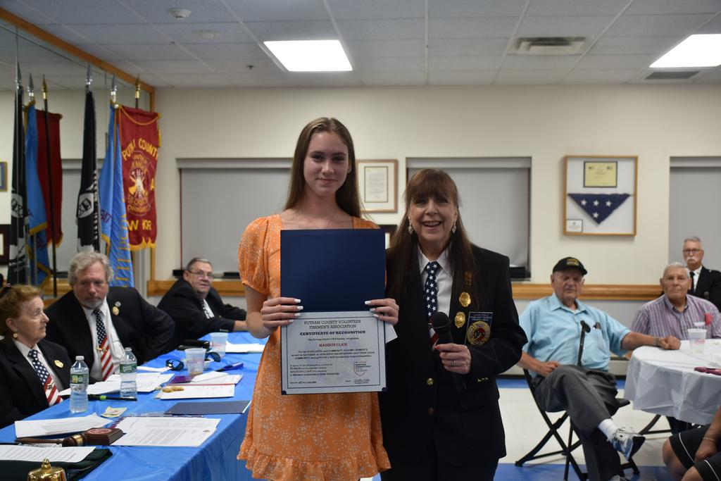 Winner Madison Clair, Pres. Edele